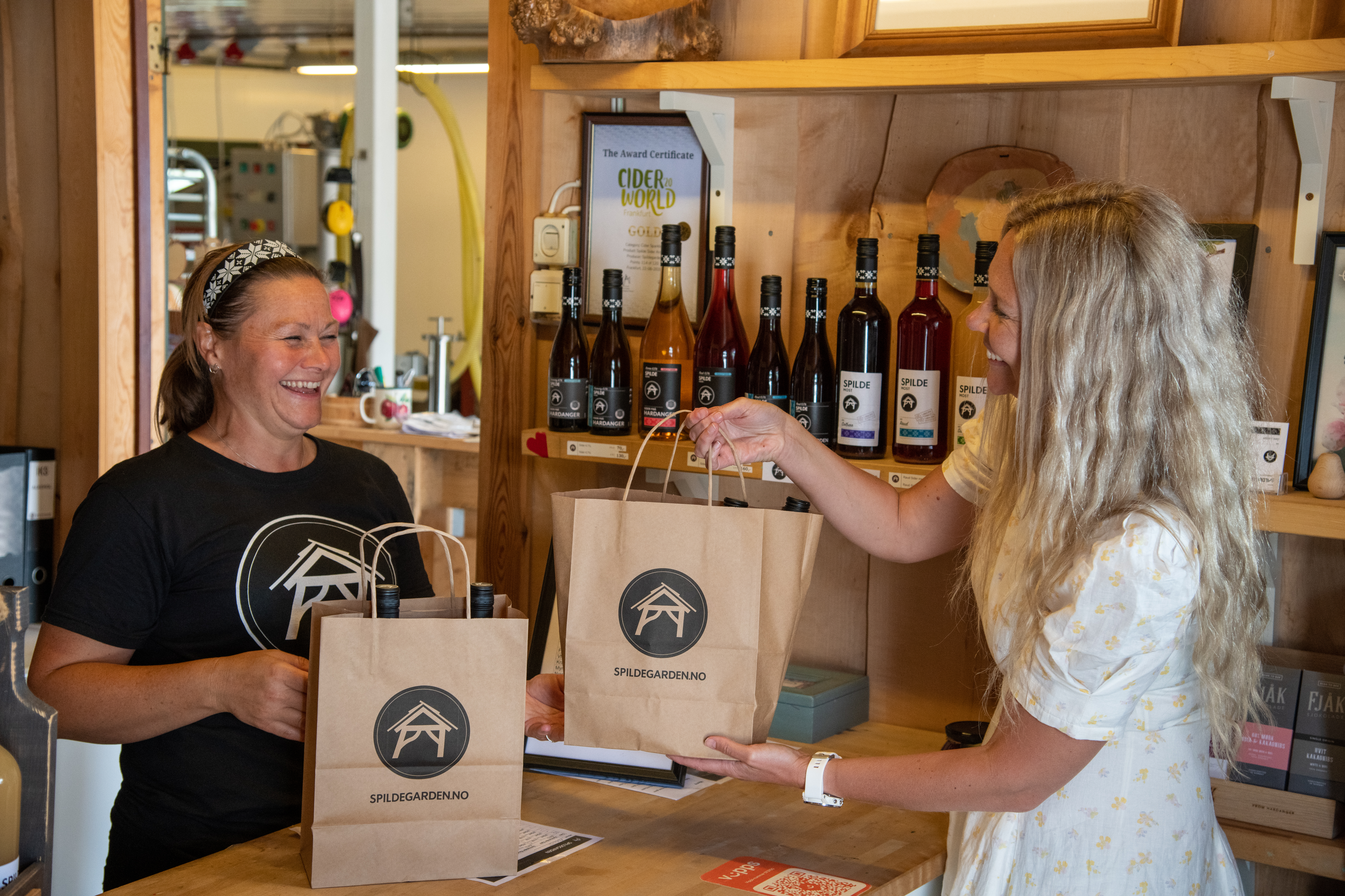 FalkeblikkAS%20-%2020210811%20HANEN%20-%20Spildegarden%20D850_0127