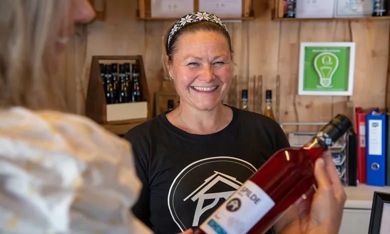 FalkeblikkAS%20-%2020210811%20HANEN%20-%20Spildegarden%20D850_0083